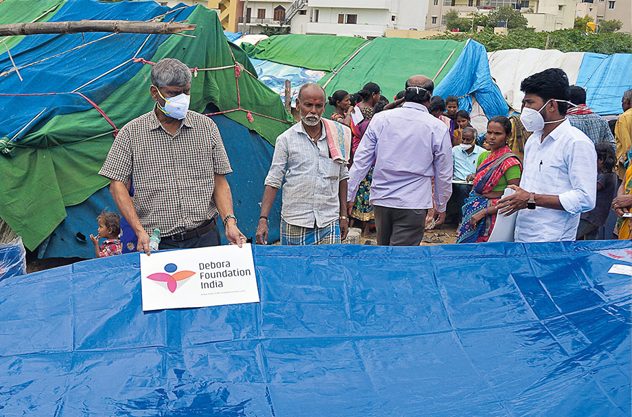 Die Zeltstadt am Rand der Millionenstadt Bangalore bietet den Landlosen Schutz vor Sturm, Feuchtigkeit und Krankheiten.
